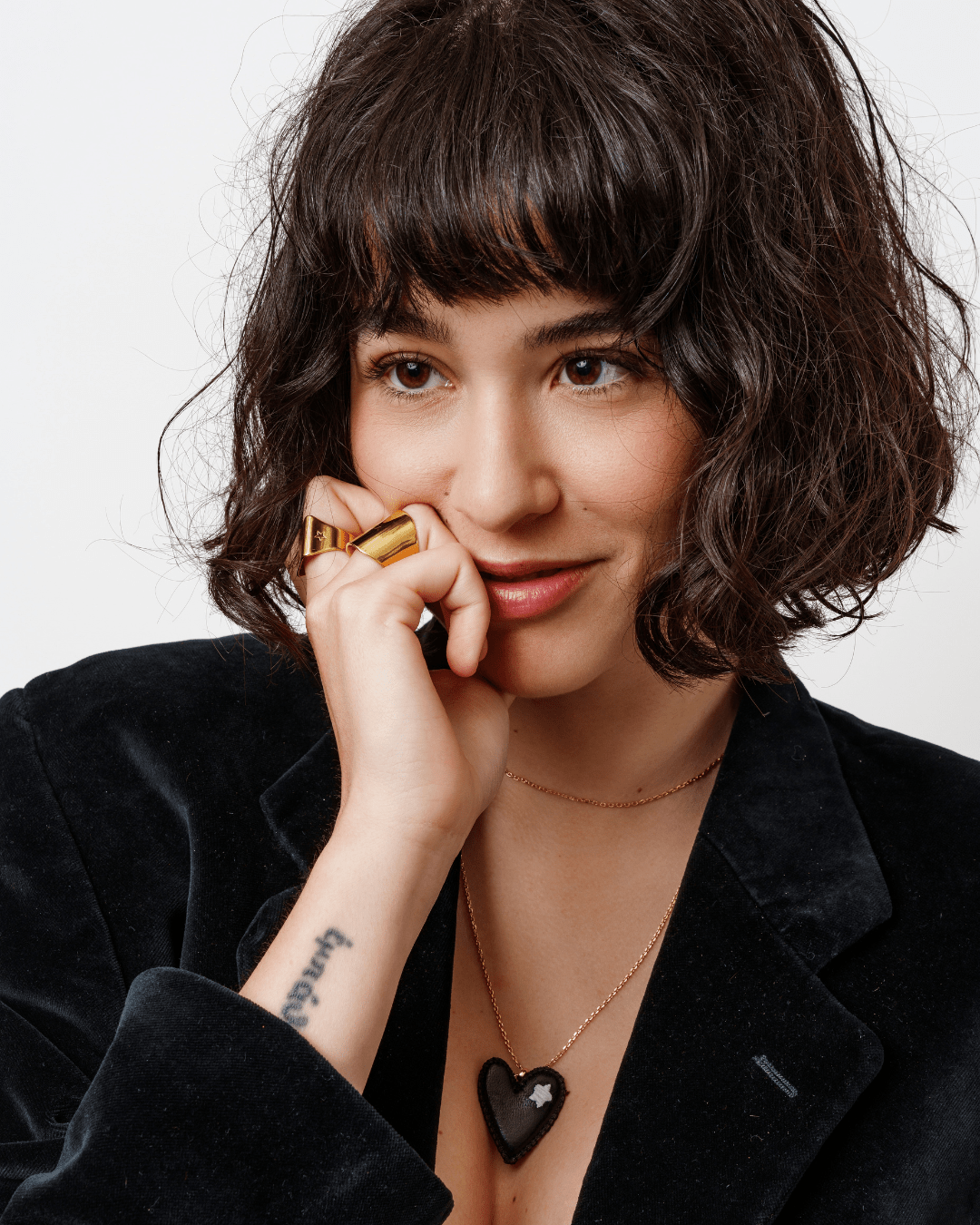 COLLANA CIONDOLO CUORE PELLE NERA RICAMATO - MINA MINA