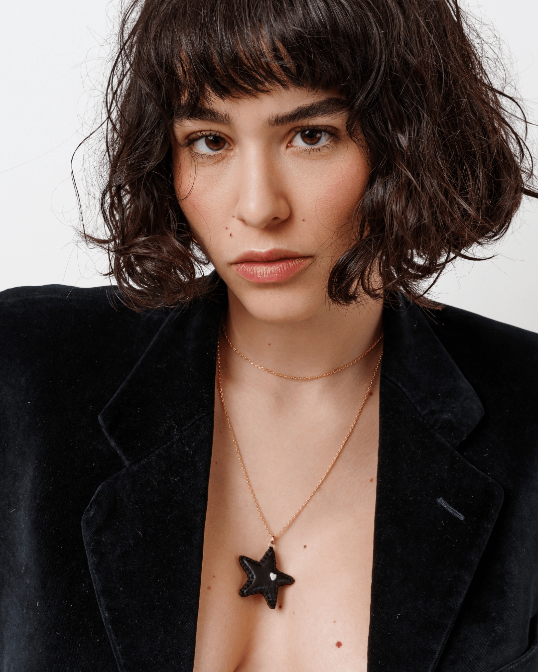 COLLANA CIONDOLO STELLA PELLE NERA RICAMATA - MINA MINA