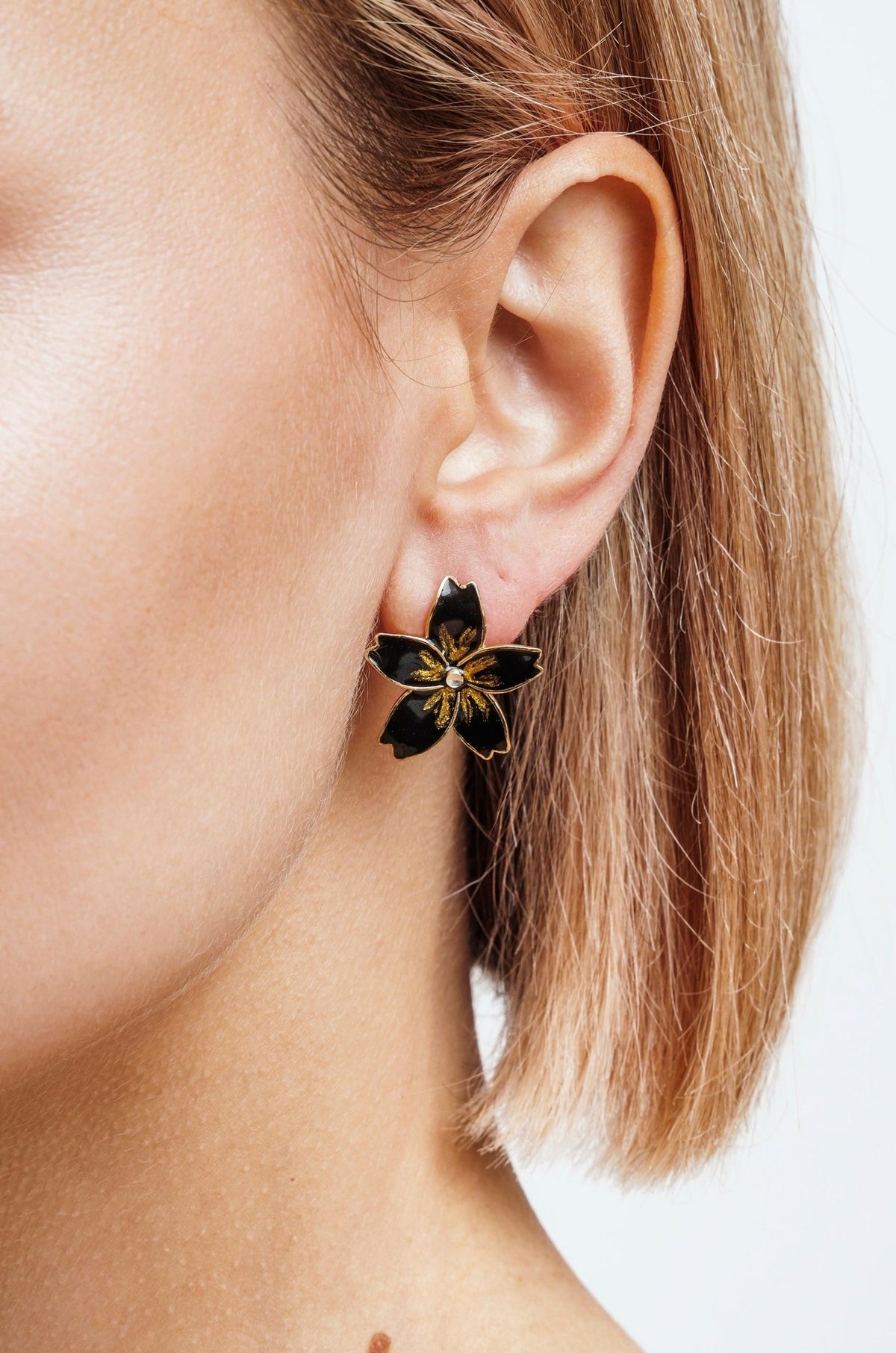 ORECCHINI FIORE SMALTATO ARGENTO 925 - MINA MINA